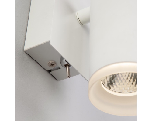 Настенный светодиодный светильник Eurosvet 20067/1 LED белый